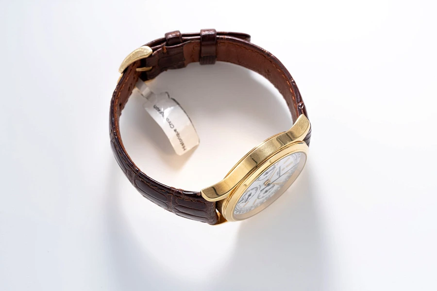 Historiques Chronograph Ref. 4900/2 in 18k Yellow Gold