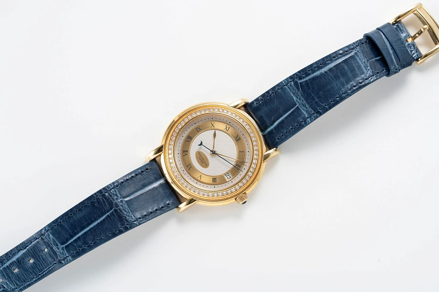 Toric in 18k Yellow Gold with Diamonds