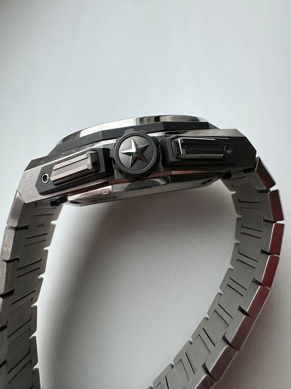 Defy Extreme Titanium 1/100th of a second chronograph