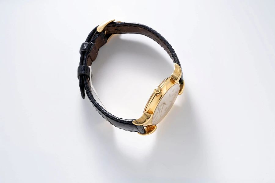 Fancy Lugs Automatic Dress Watch Ref. 48003 in 18k Yellow Gold