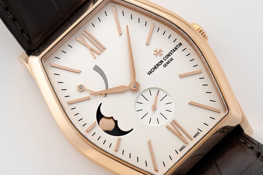 Tonneau Moonpase Power Reserve Ref. 7000M in 18k Rose Gold