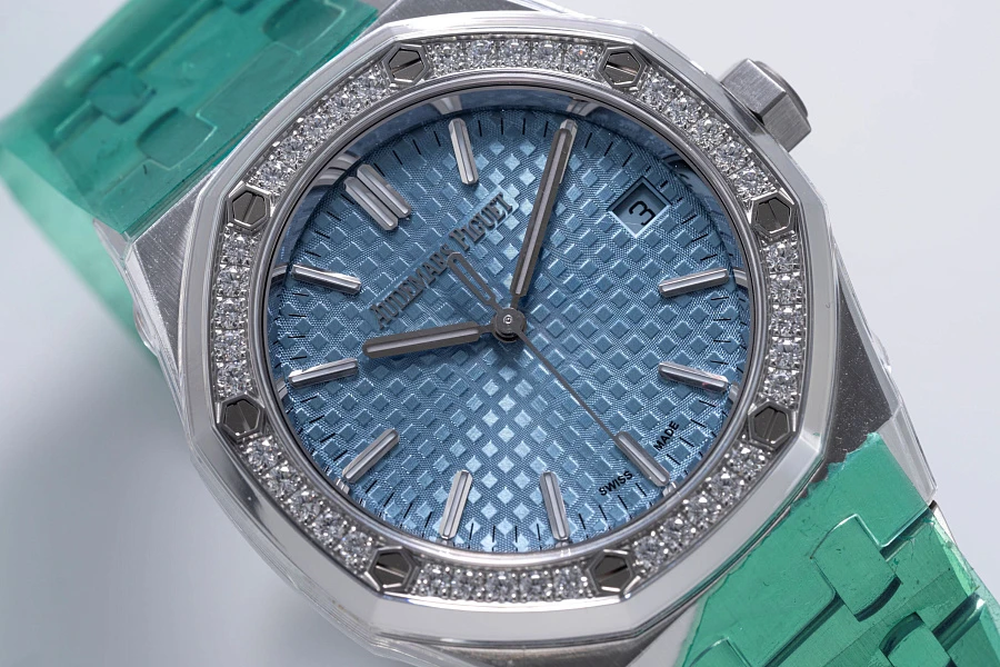 Royal Oak 50th Anniversary Ref. 15551ST in Stainless Steel