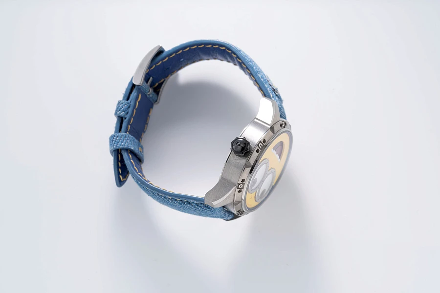 Wristmons 'Minion' in Titanium