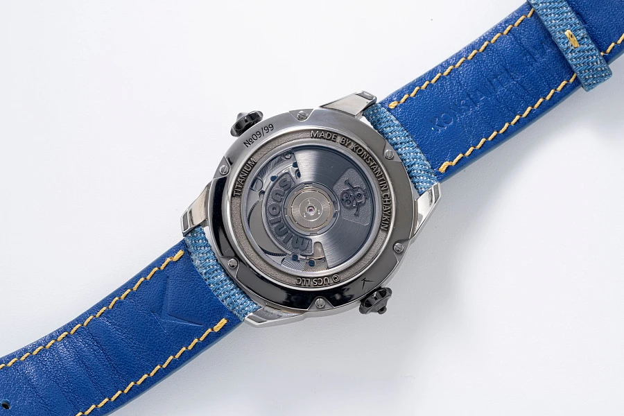 Wristmons 'Minion' in Titanium