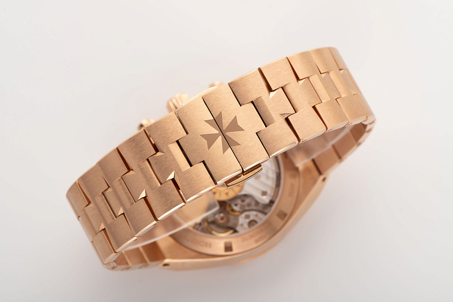 Blue Dial Overseas Chronograph Ref. 5500V in 18k Rose Gold