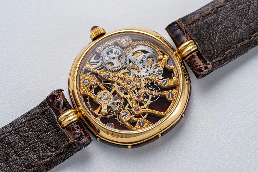 Piece Unique Tortoise Shell Ref. G2727 in 18k Yellow Gold