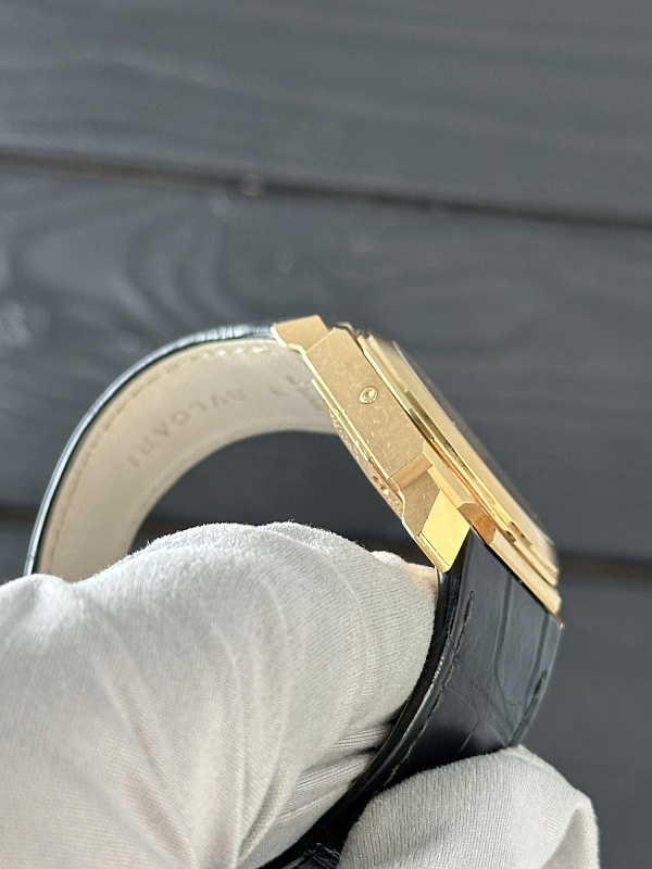 Octo Mono-Rétrograde Rose Gold