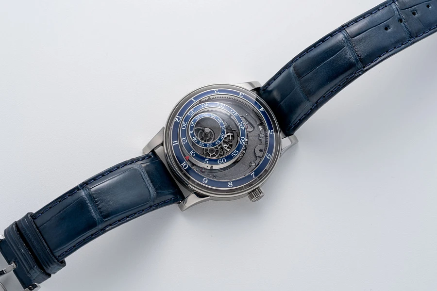 Une Folle Journée Blue in Titanium