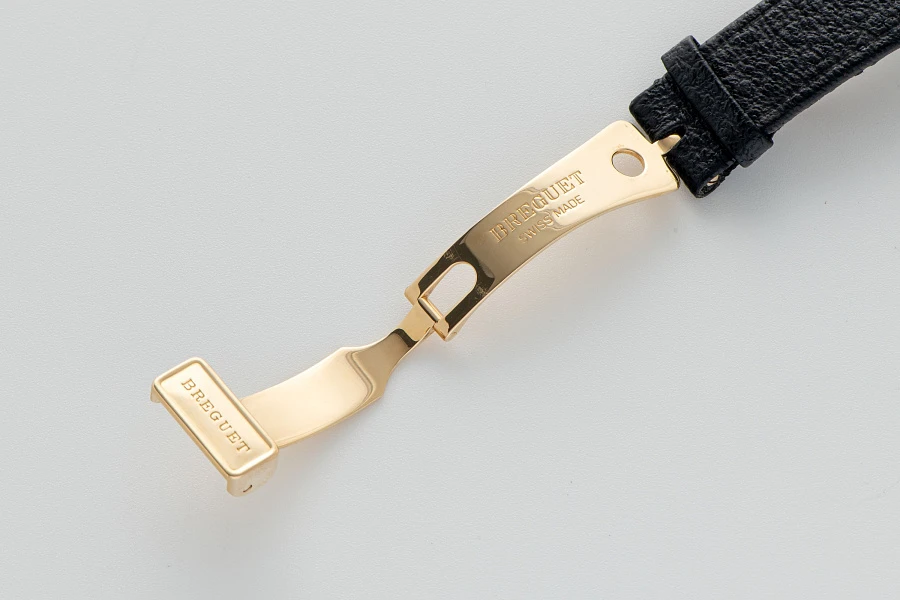 Marine Ref. 3400 in 18k Yellow Gold with Black Dial