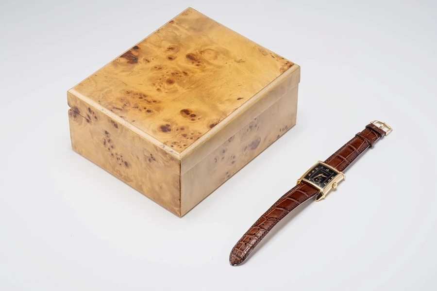 Vintage 1945 Ref. 2595 in 18k Yellow Gold