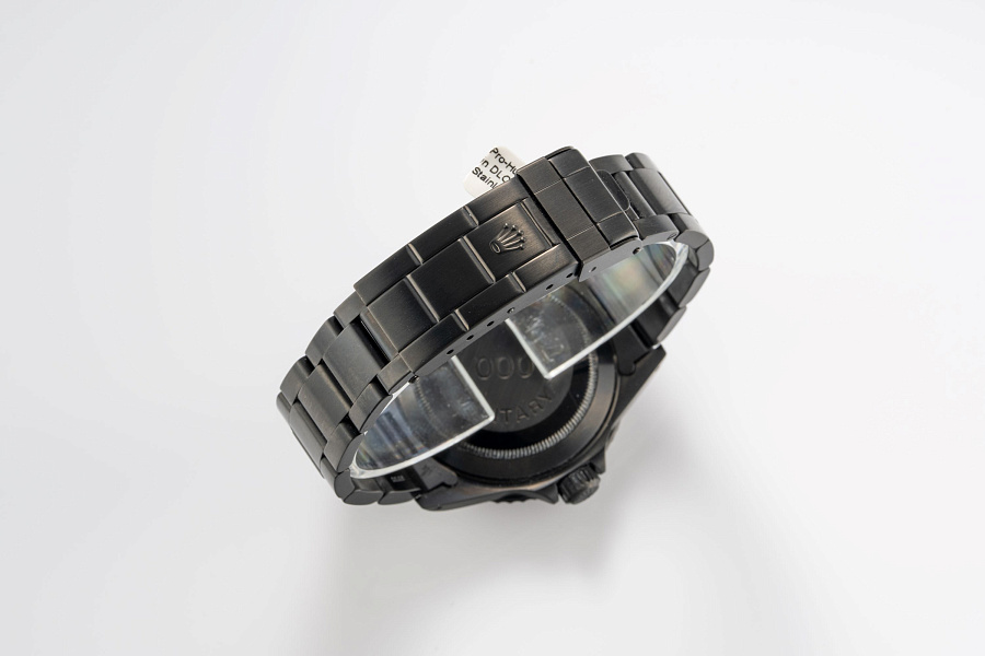 Pro-Hunter Ref. 14060 in DLC-Coated Stainless Steel