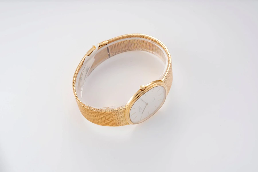 Ellipse Quartz Ref. 3879 in 18k Yellow Gold