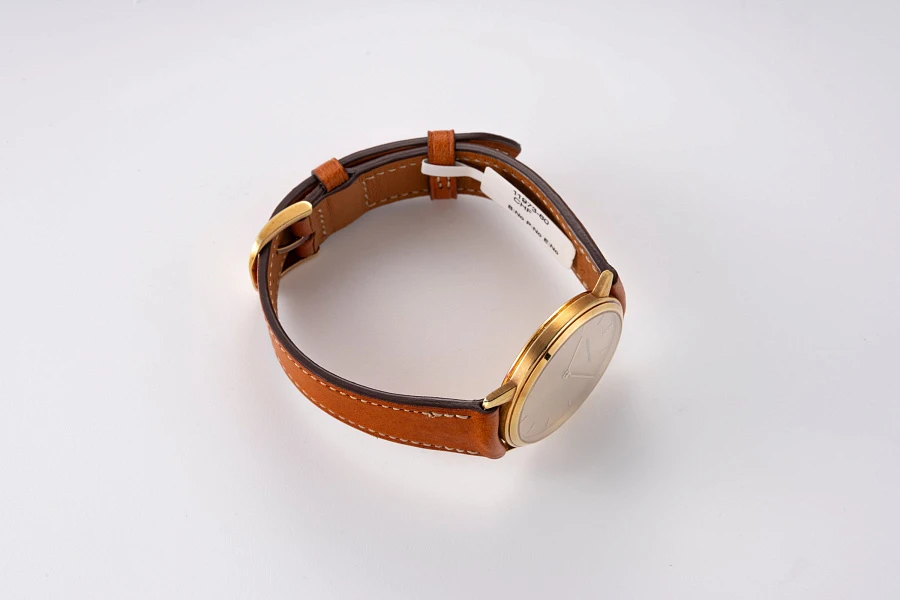 Quartz Dress Watch in 18k Yellow Gold