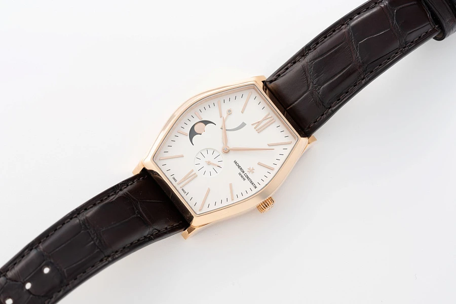 Tonneau Moonpase Power Reserve Ref. 7000M in 18k Rose Gold