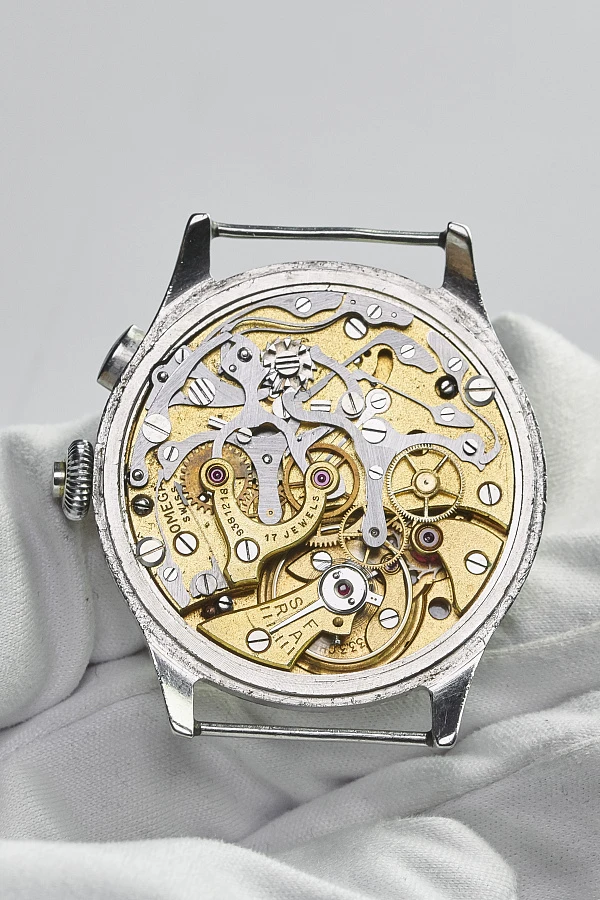 Omega Chronograph 33.3 Black Email