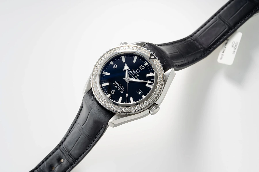 Planet Ocean with Diamond Bezel Ref. 222.18.46.20.01.001 in Stainless Steel