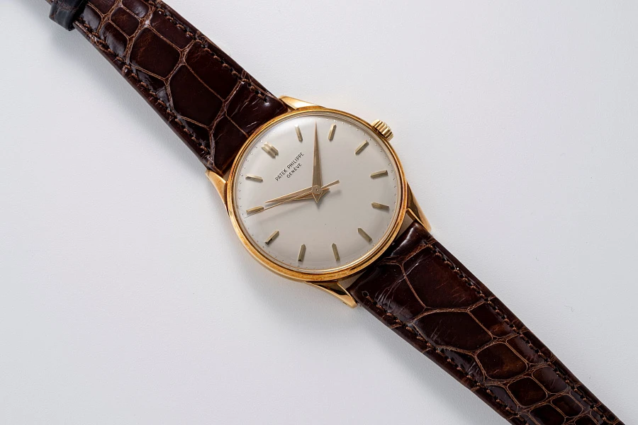 Calatrava Ref. 3411 in 18k Yellow Gold with Pink Patina