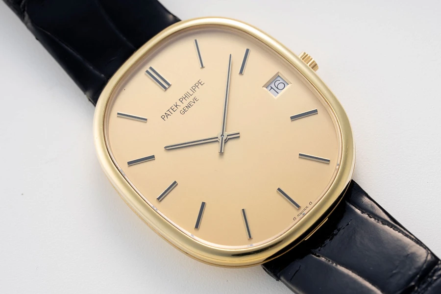 Ellipse Jumbo Ref. 3605 in 18k Yellow Gold