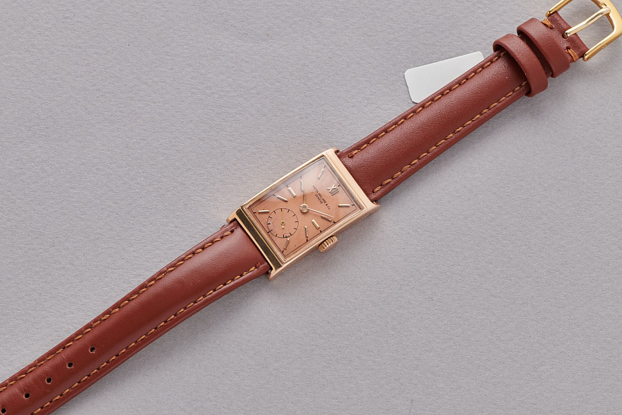 Rectangular Dress Watch in 18K Rose Gold