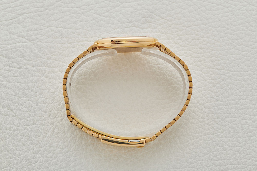 Golden Ellipse Quartz 3838