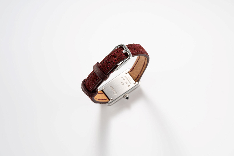 Tank Allongée Ref. 2680 in 18k White Gold