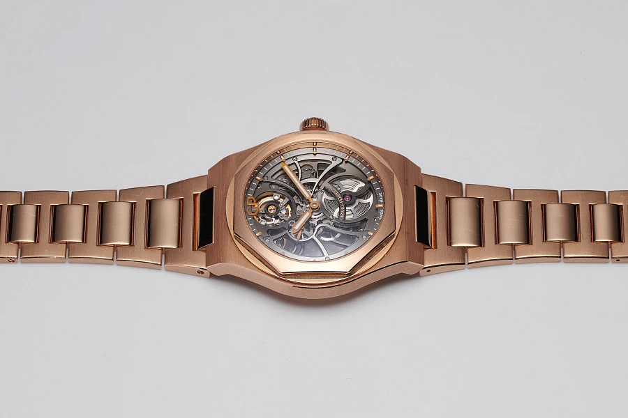 Laureato Skeleton