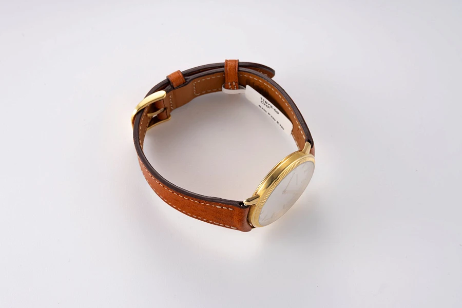 Coin Bezel Quartz Dress Watch in 18k Yellow Gold