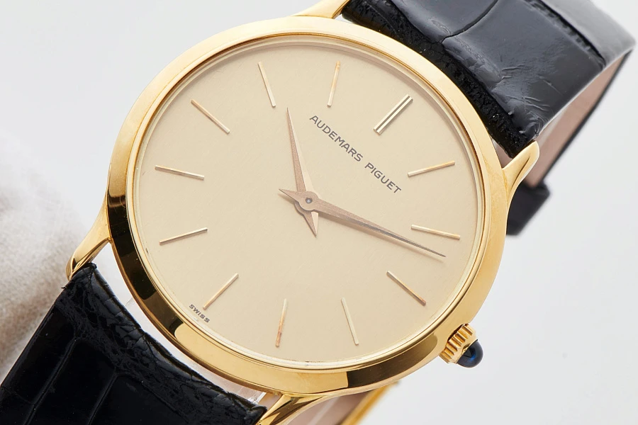 Dress Watch in 18k Yellow Gold