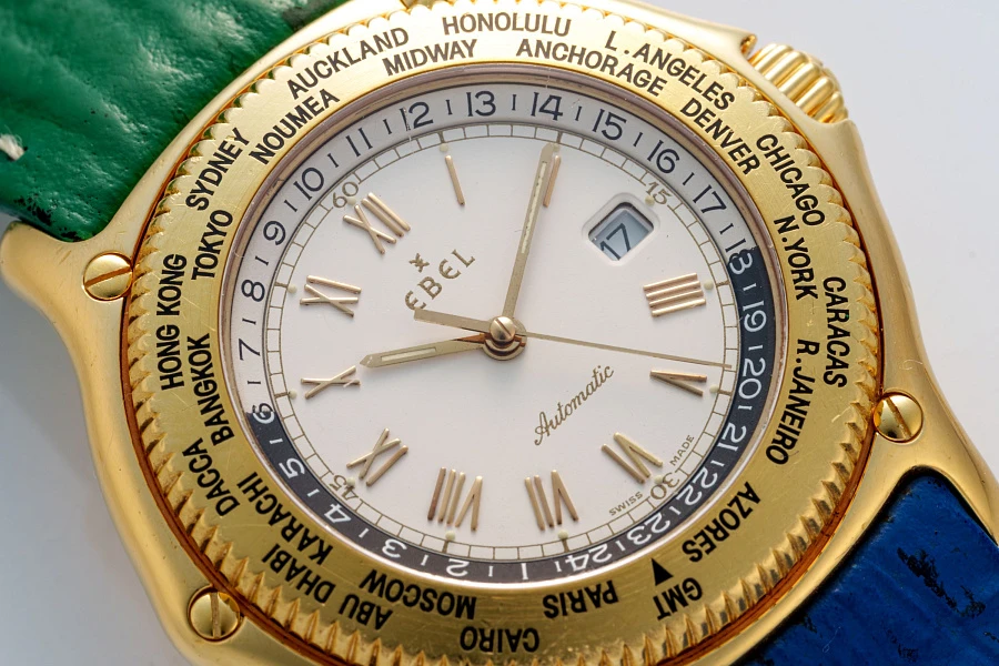 Voyager World Time Ref. 8124913 in 18k Yellow Gold