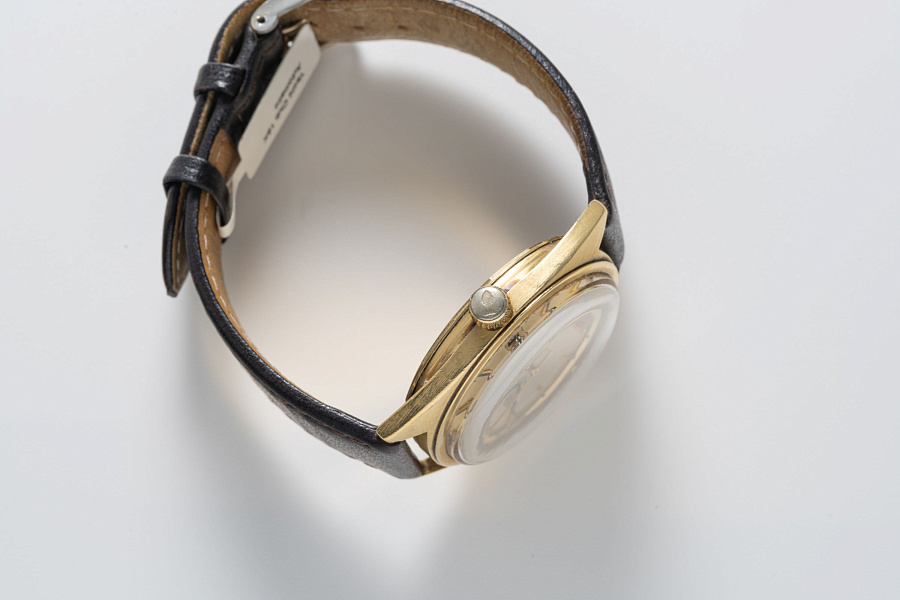 Yacht Club Automatic Ref. R811A in 18k Yellow Gold