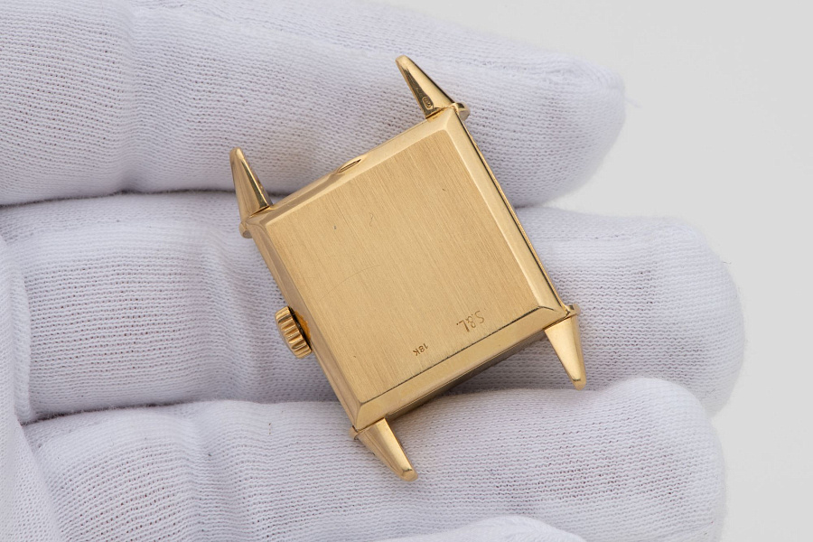 Square in 18k Yellow Gold