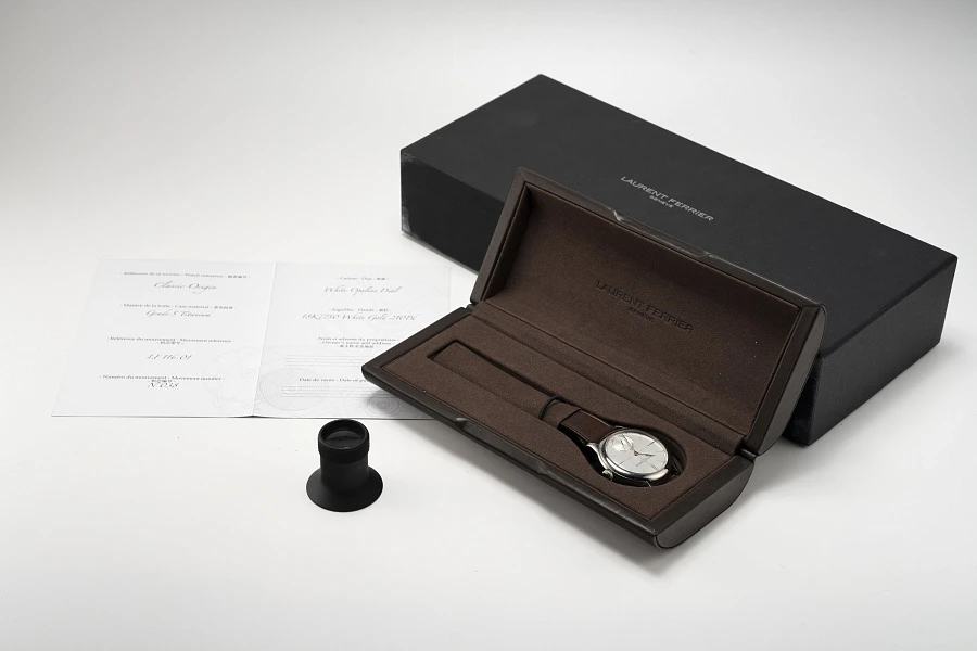 Classic Origin Ref. LCF036.T1.G1G in Titanium