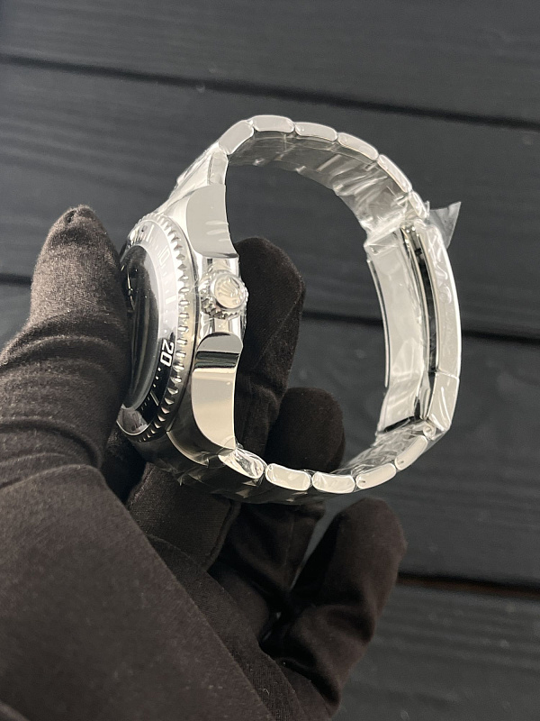 Sea-Dweller Deepsea 136660