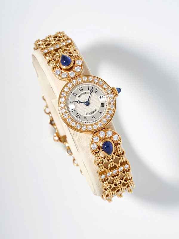 Ladies Yellow Gold Mother-of-Pearl Dial Diamond-set