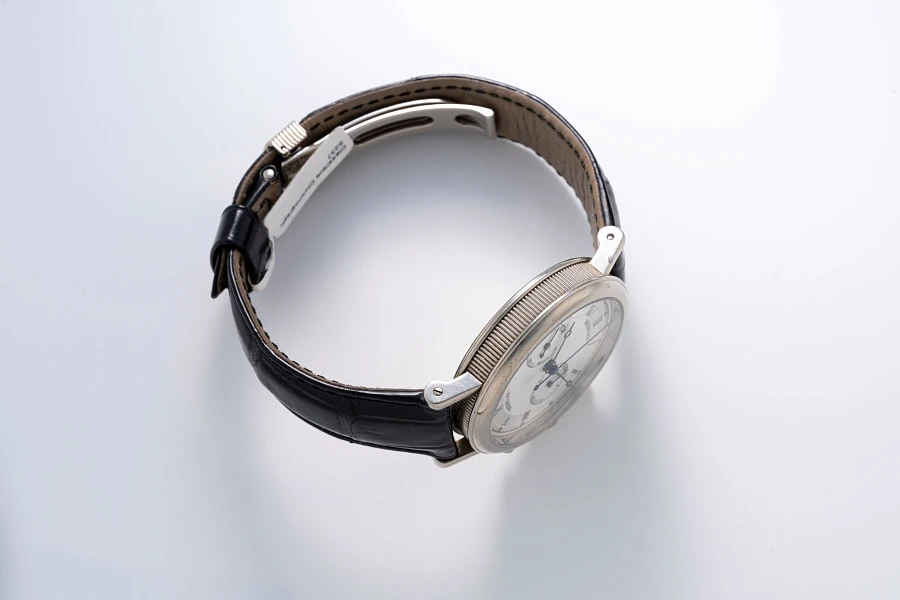 Classique Chronograph Ref. 5237 in 18k White Gold