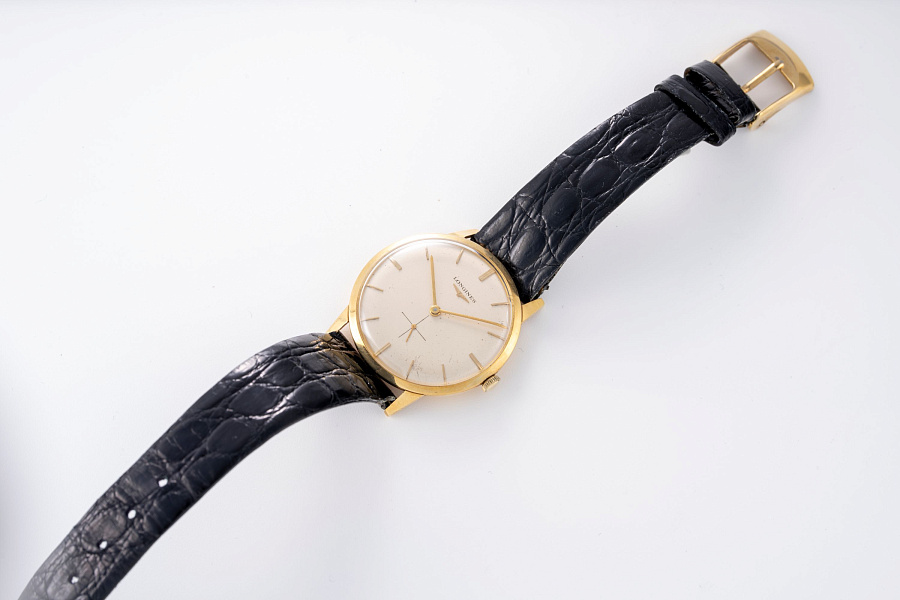 Slim Dress Watch Ref. 1404 in 18k Yellow Gold