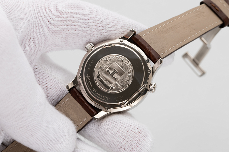 Master Control 18K White Gold