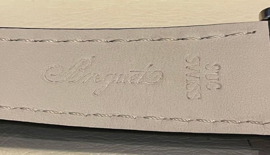 Tradition 7037 White Gold