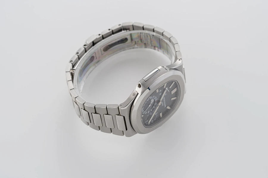 Nautilus Ref. 5712 in Stainless Steel