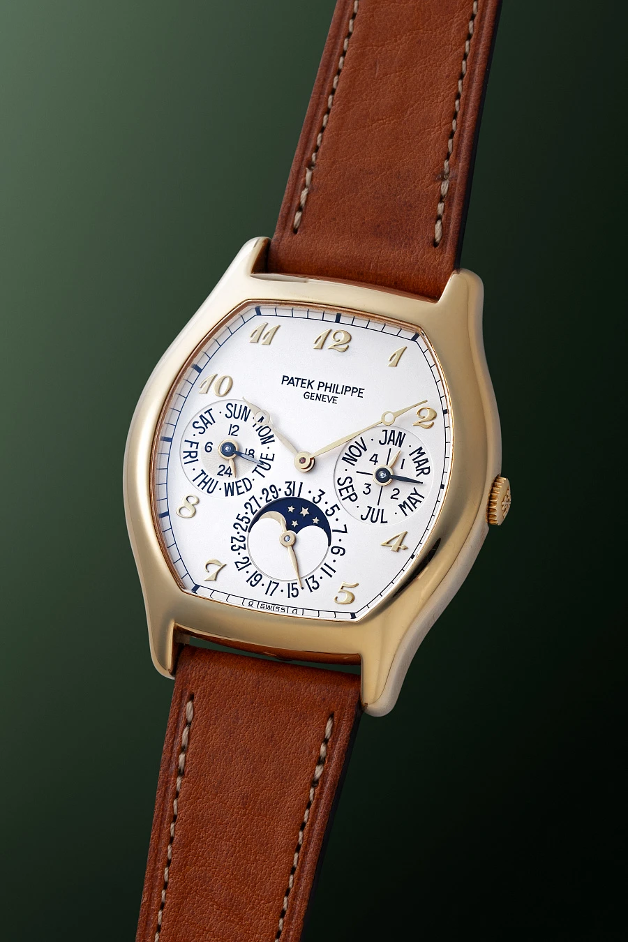 Tonneau Perpetual Calendar Ref. 5040J in 18k Yellow Gold