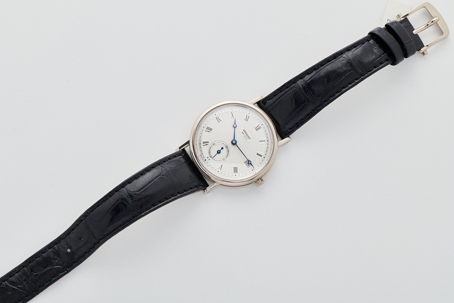 Classique in 18k White Gold