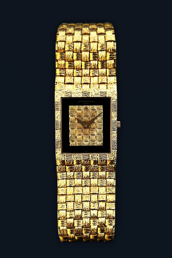 Vintage 33030 in 18k Yellow Gold with Onyx Dial