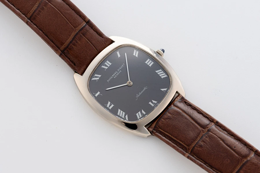 Ultra Thin Automatic Cushion Case Watch in 18k White Gold