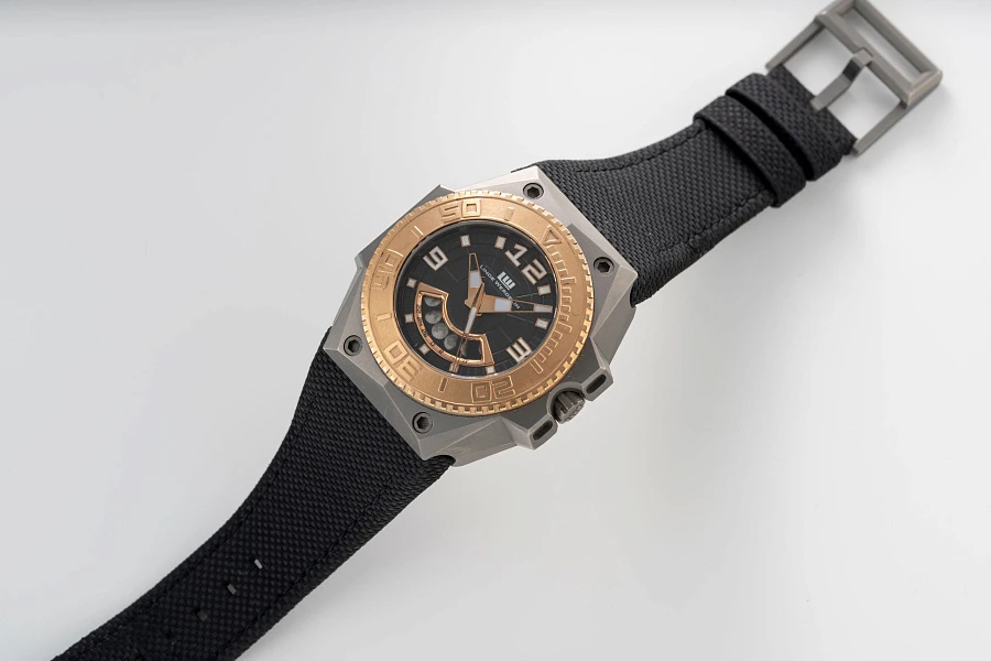 Oktopus Moonphase by Svend Andersen