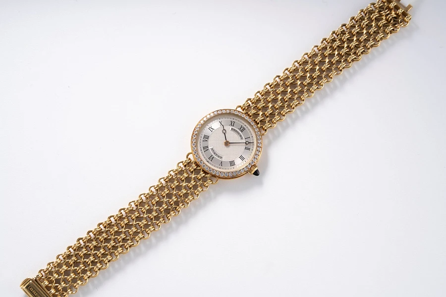 Ladies Watch on Mesh Bracelet in 18k Yellow Gold