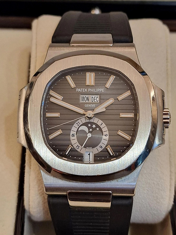 Nautilus Annual Calendar 5726A-001 Never Polished