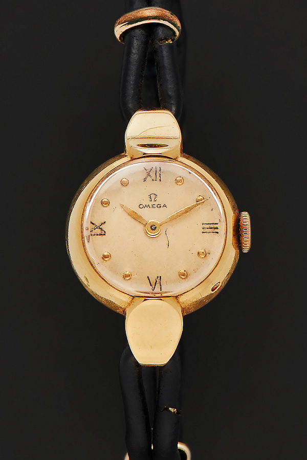 Set of Two Ladies Watches in 18K Yellow Gold