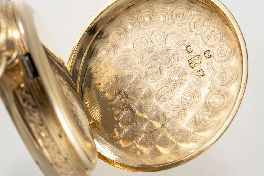 Pocket Watch with Fully Engraved Case in 18k Yellow Gold