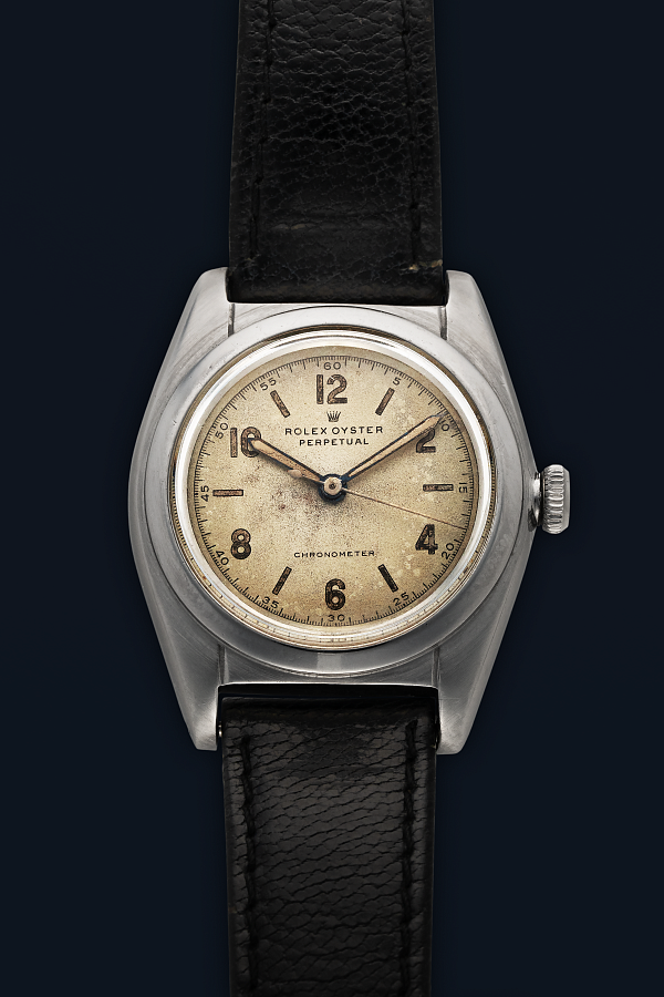 Bubble Back Ref. 2940 in Stainless Steel