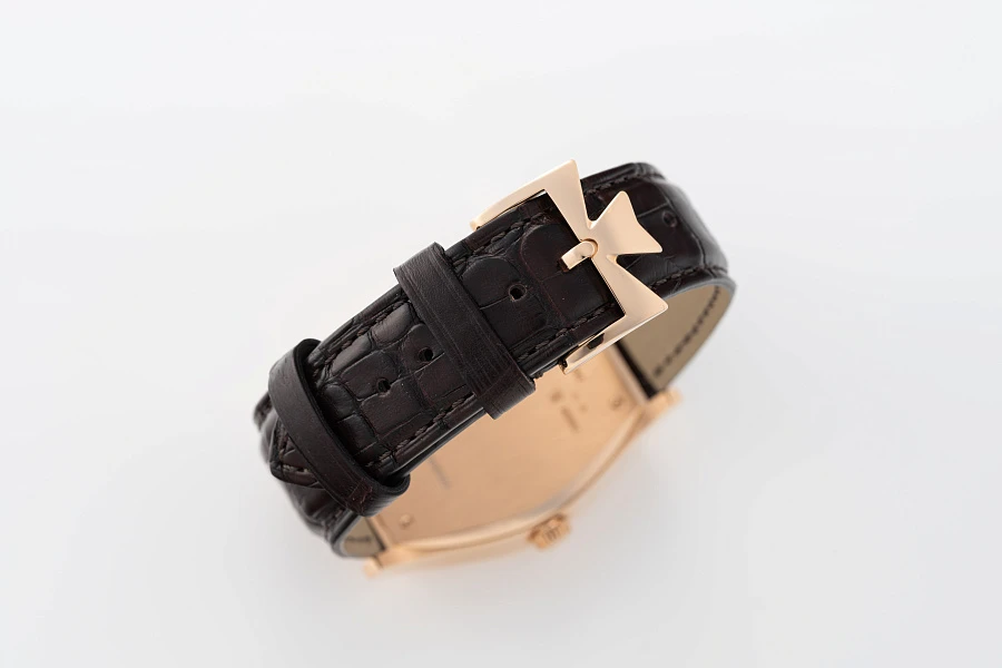 Tonneau Moonpase Power Reserve Ref. 7000M in 18k Rose Gold